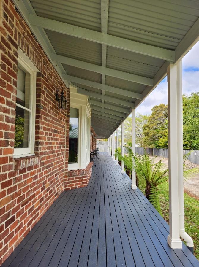 Lady Heleena'S At Strahan Exterior photo